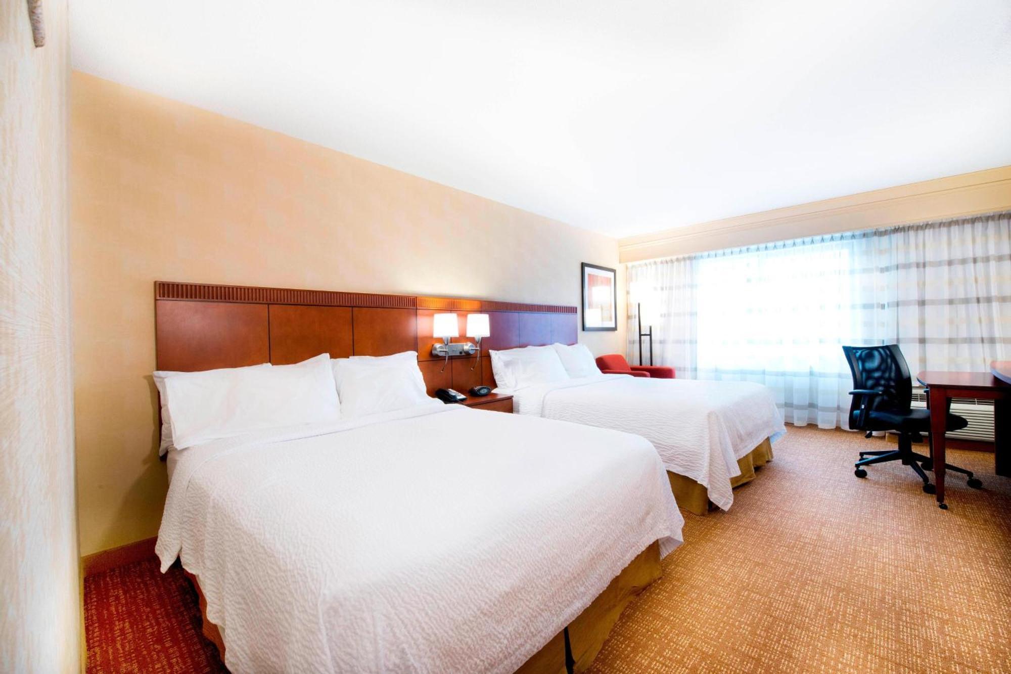 Courtyard By Marriott Mississauga-Airport Corporate Centre West Hotell Exteriör bild